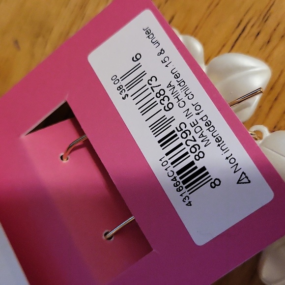 Betsey Johnson gem flower dangle earrings - Picture 4 of 4